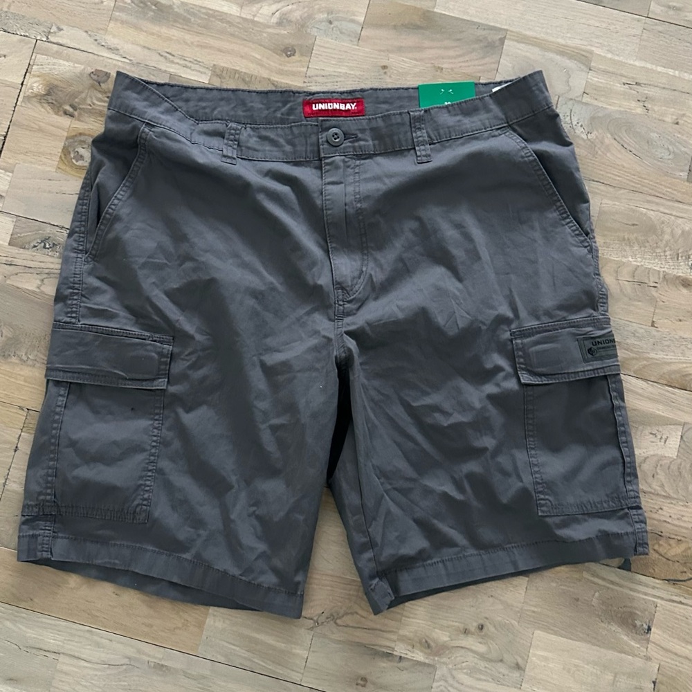 UNIONBAY Men's Charcoal Cargo Shorts